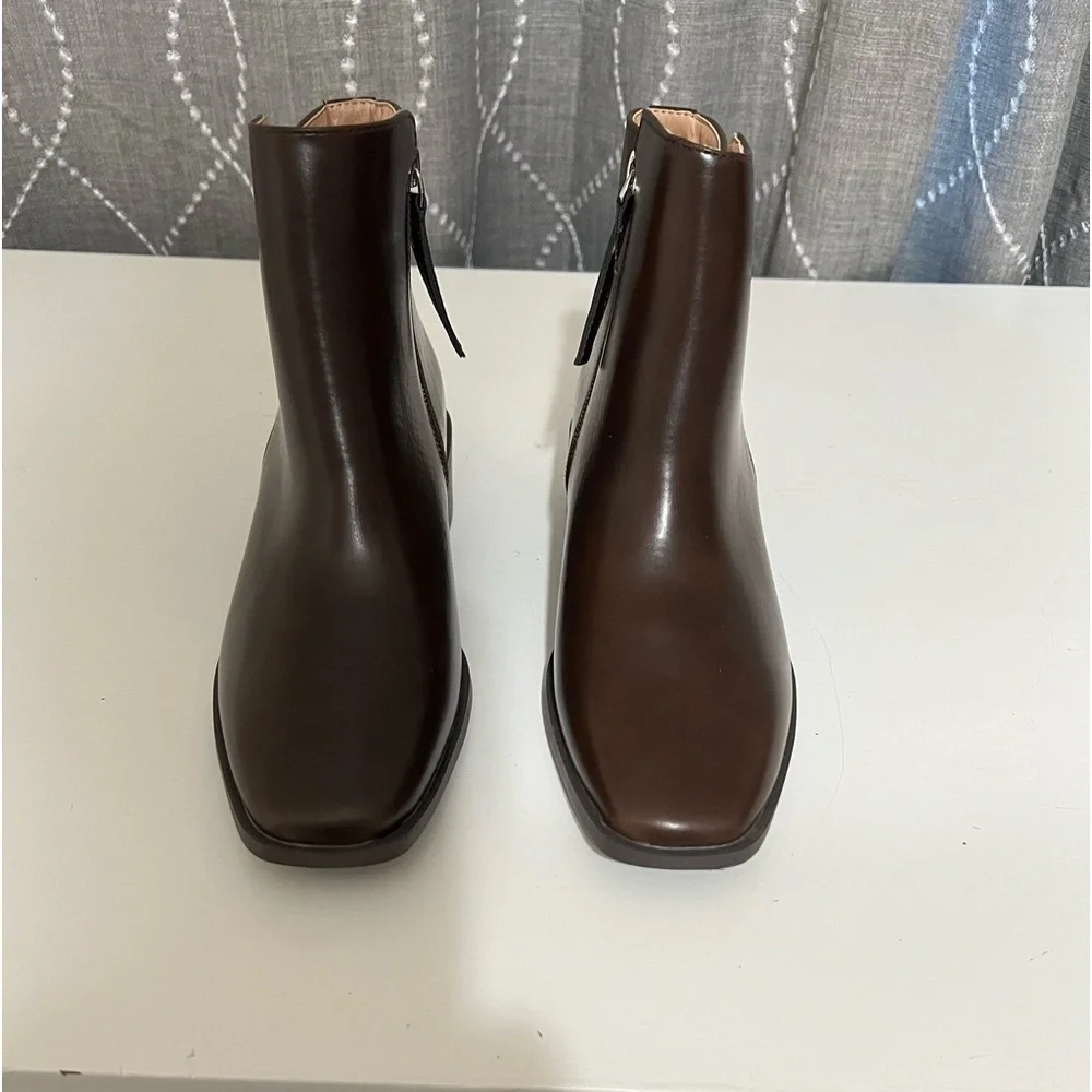 Journee Collection Cappri Dark Brown Vegan Leather Square Toe Ankle Booties 7.5‎